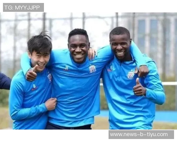 法比奥与马马杜马莱莱携手备战新赛季全力以赴训练中