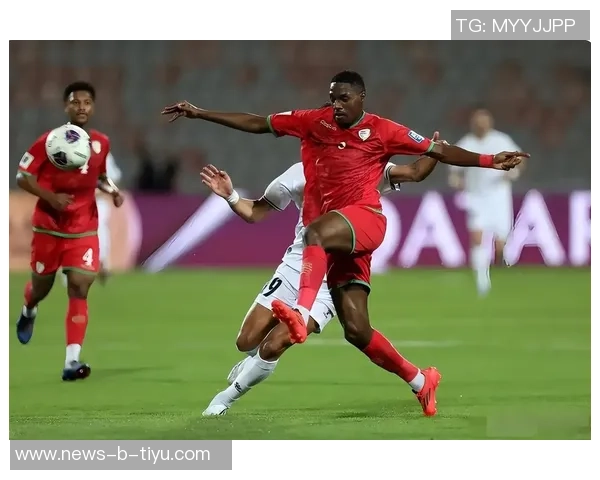 阿劳霍争议判罚引发VAR对话揭示未碰球导致点球判罚真相