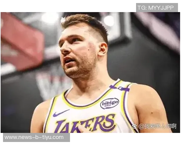 小里与东契奇的默契搭档雷迪克谈勒布朗缺阵的影响与应对策略